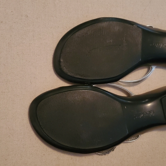 Sandles Silver with small wedge - Picture 2 of 4